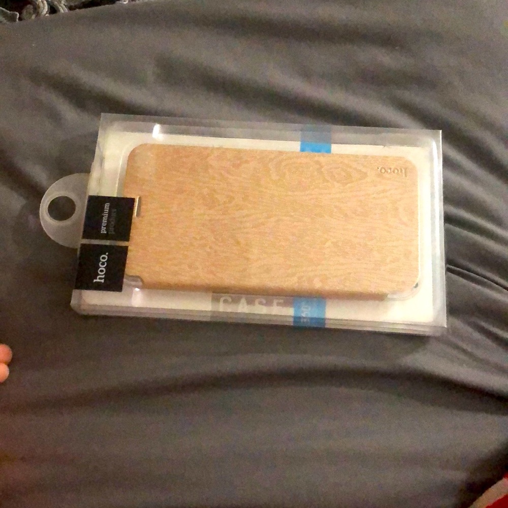 iPhone case - Picture 2 of 3